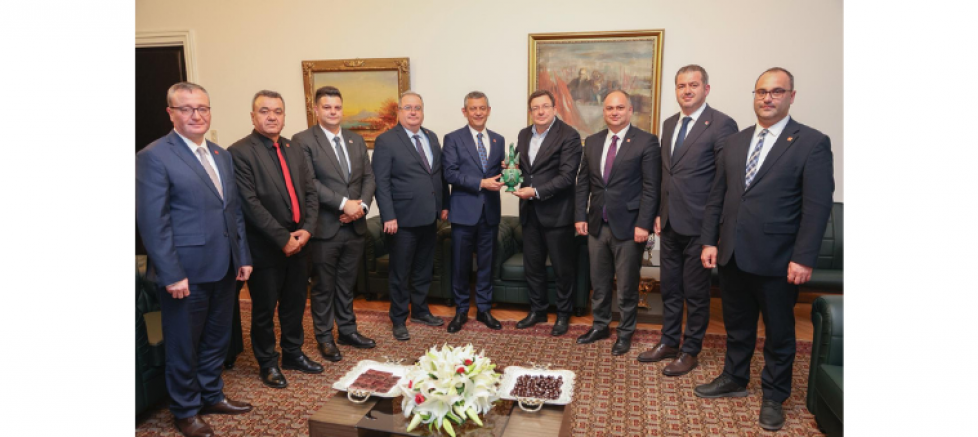 Çanakkale Kurultay Delegelerinden Genel Başkan Özgür Özel’e Ziyaret - GÜNDEM - İnternetin Ajansı