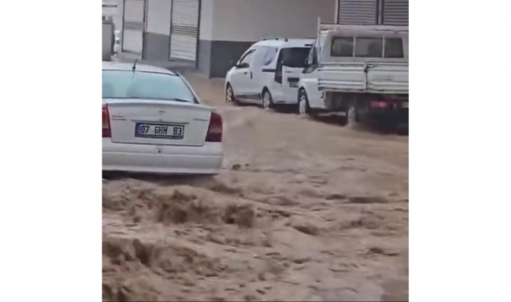 Hidayet Baysal: Şanlıurfa’daki Sel Felaketi Vatandaşlarımızı Derinden Etkiledi - GÜNDEM - İnternetin Ajansı